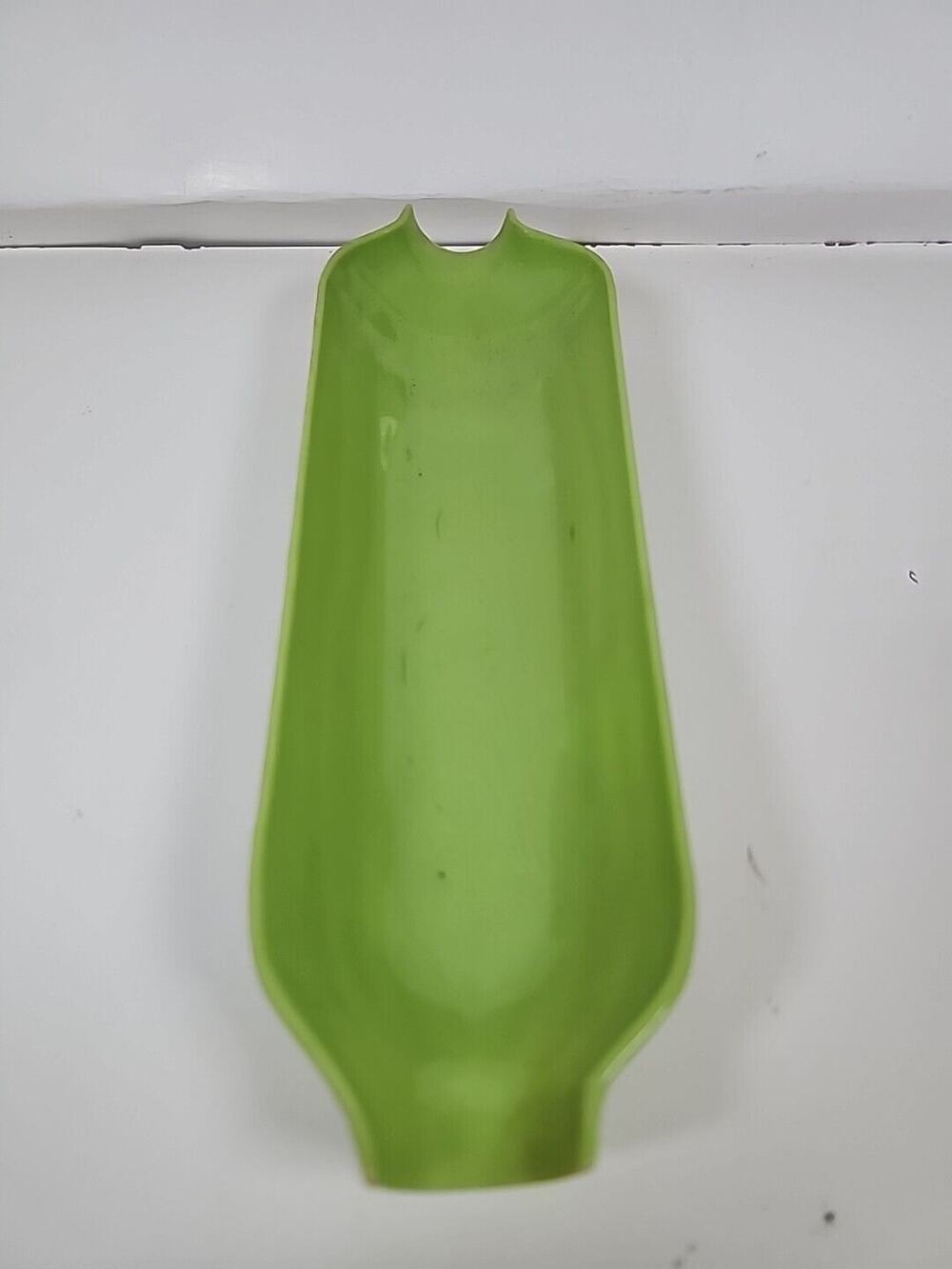 Royal Plastic Corn on the Cob Trays Holders Serving Plates Green 1970s Set Of 7